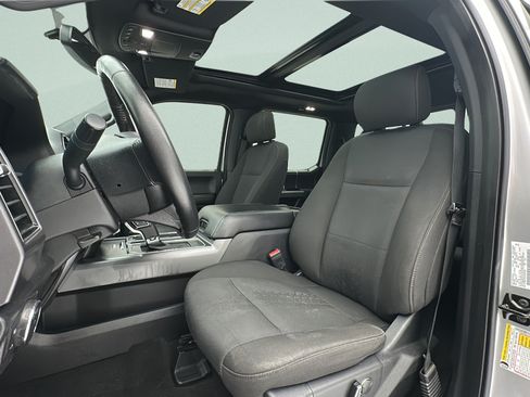 Used 2018 Ford F150 XLT w/ Equipment Group 302A Luxury AWD/4WD image 16