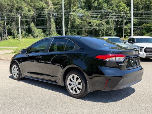 Used 2025 Toyota Corolla LE FWD image 3