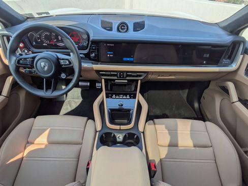 New 2025 Porsche Cayenne Turbo image 22