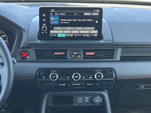 Certified 2025 Honda Pilot TrailSport image 16