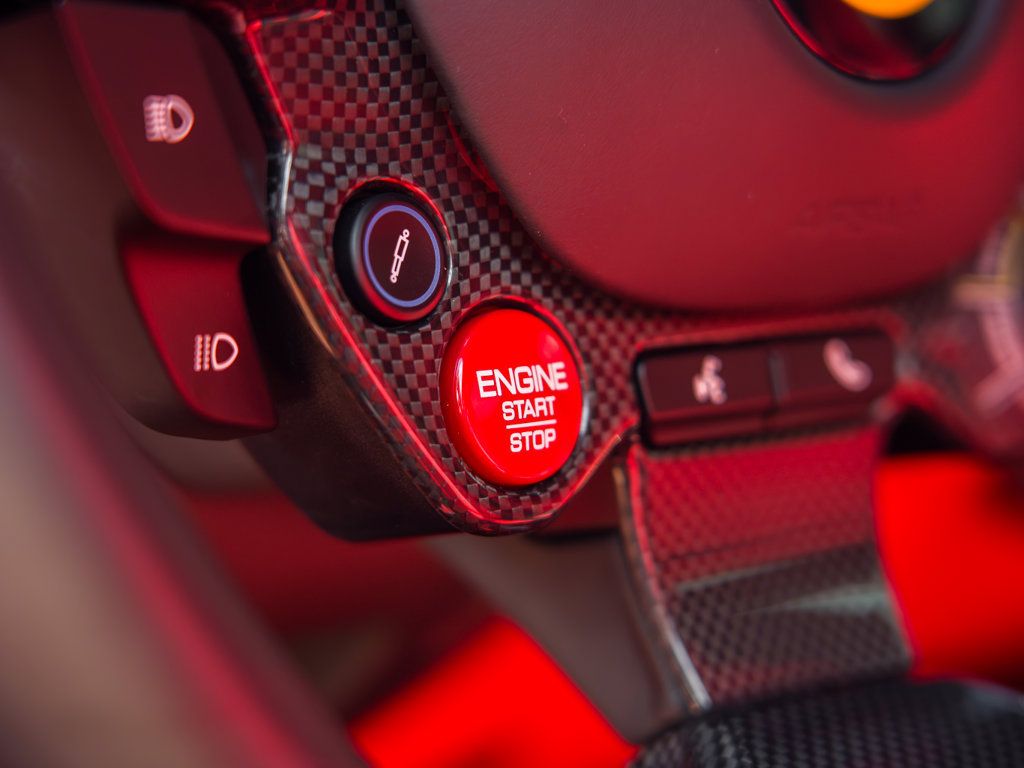 Used 2019 Ferrari 812 Superfast RWD image 10