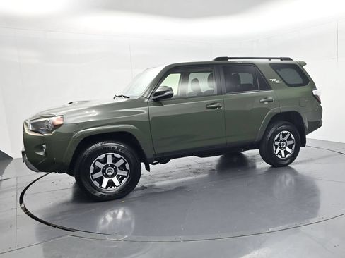 Used 2022 Toyota 4Runner TRD Off-Road Premium AWD/4WD image 4