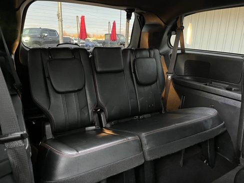 Used 2019 Dodge Grand Caravan GT image 32