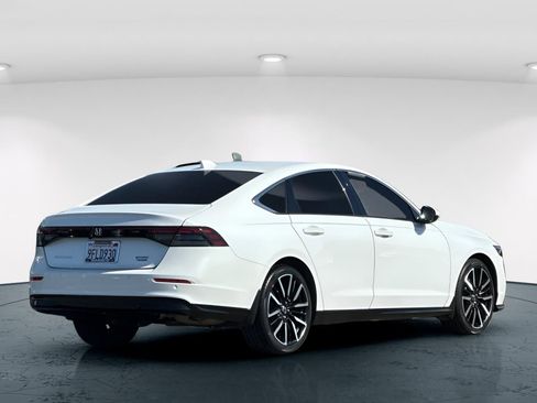 Used 2023 Honda Accord Touring image 6