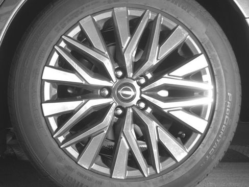Used 2025 Nissan Altima 2.5 SV FWD image 14