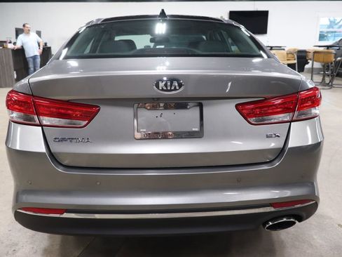 Used 2017 Kia Optima EX w/ Premium Package image 4