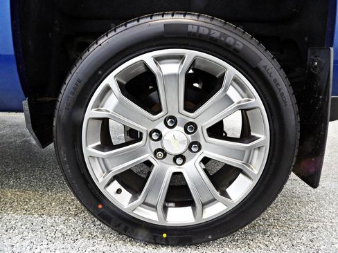 Used 2018 Chevrolet Silverado 1500 LTZ w/ LPO, Street Package image 18