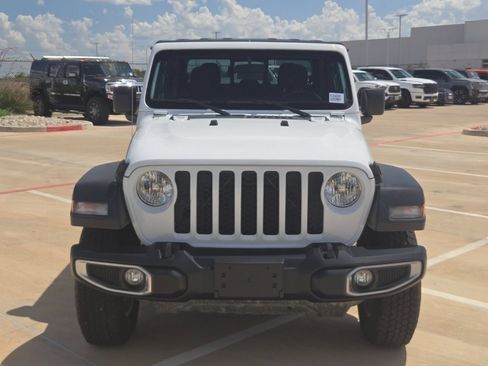 Used 2023 Jeep Gladiator Sport AWD/4WD image 9