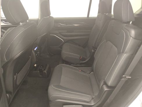 Used 2021 Jeep Grand Cherokee L Laredo w/ Luxury Tech Group I image 18