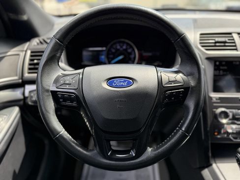 Used 2019 Ford Explorer XLT w/ Equipment Group 202A image 15