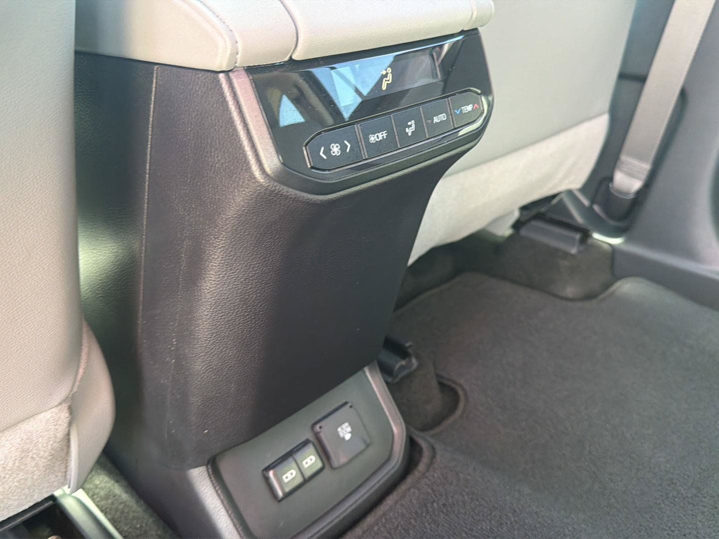 Certified 2026 Toyota Highlander Limited AWD/4WD image 23