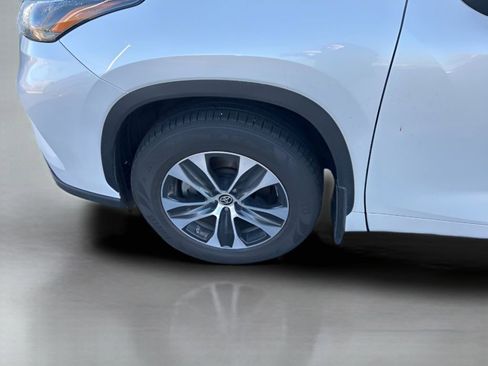 Used 2023 Toyota Highlander XLE image 27