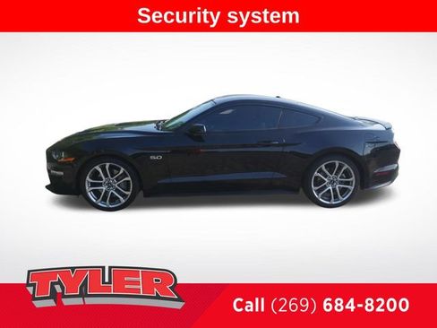 Used 2019 Ford Mustang GT Premium RWD image 4