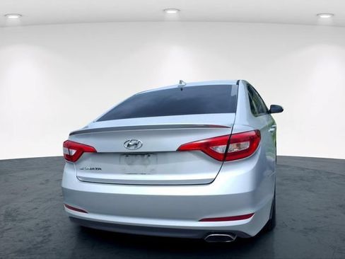 Used 2015 Hyundai Sonata SE FWD image 16