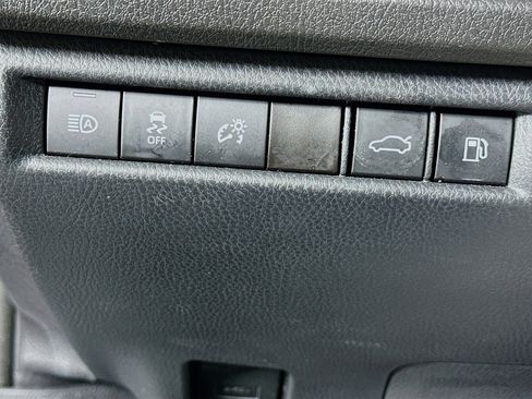 Used 2025 Toyota Camry SE image 17