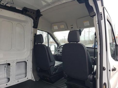 Used 2025 Ford Transit 250 148 Medium Roof Extended AWD image 19