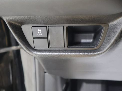 Used 2025 Honda HR-V LX image 31