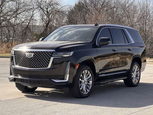 Certified 2024 Cadillac Escalade Premium Luxury image 9