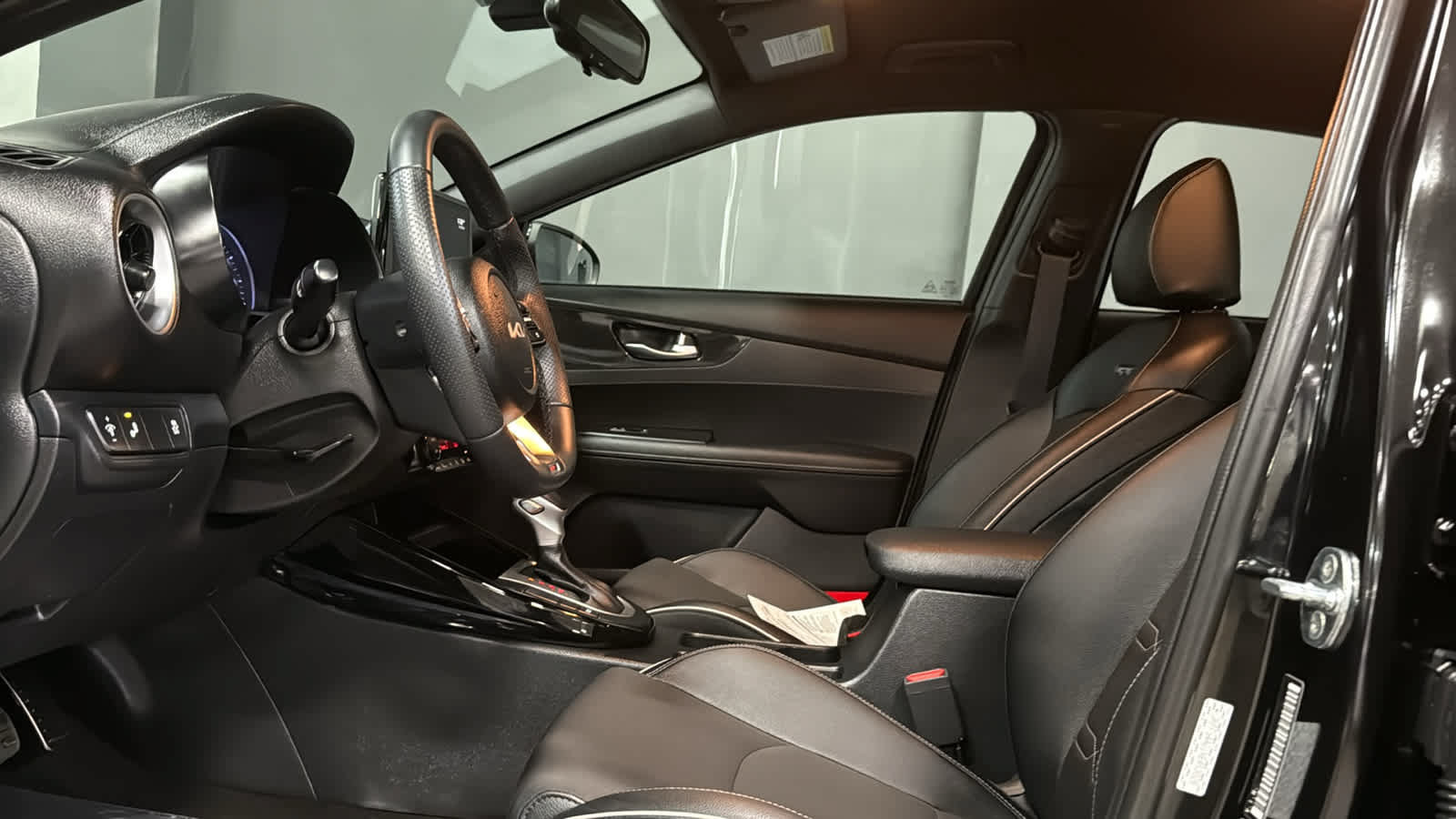 Used 2022 Kia Forte GT-Line w/ GT-Line Technology Package FWD image 10