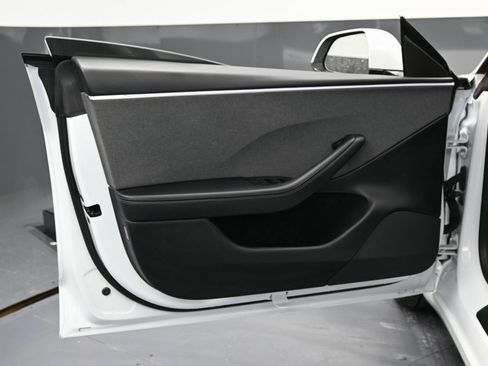 Used 2025 Tesla Model 3 Long Range image 26