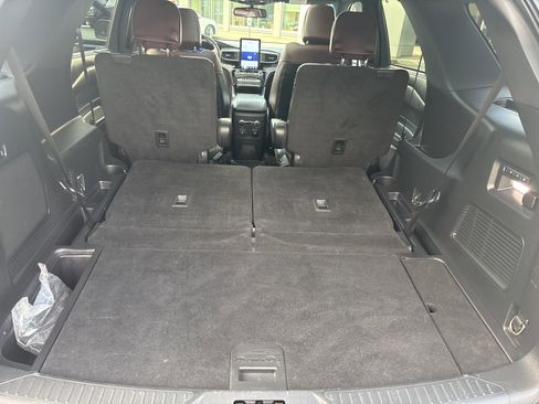 Used 2022 Ford Explorer Platinum w/ Equipment Group 601A image 34
