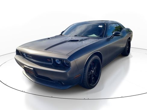 Used 2011 Dodge Challenger R/T w/ Sound Group II RWD image 3