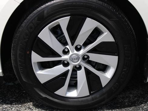 Used 2025 Nissan Altima 2.5 S FWD image 32