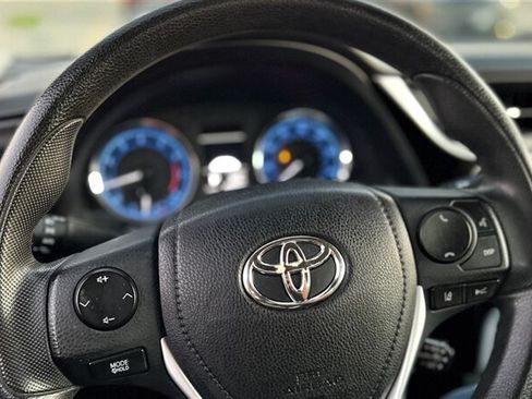 Used 2017 Toyota Corolla LE FWD image 9