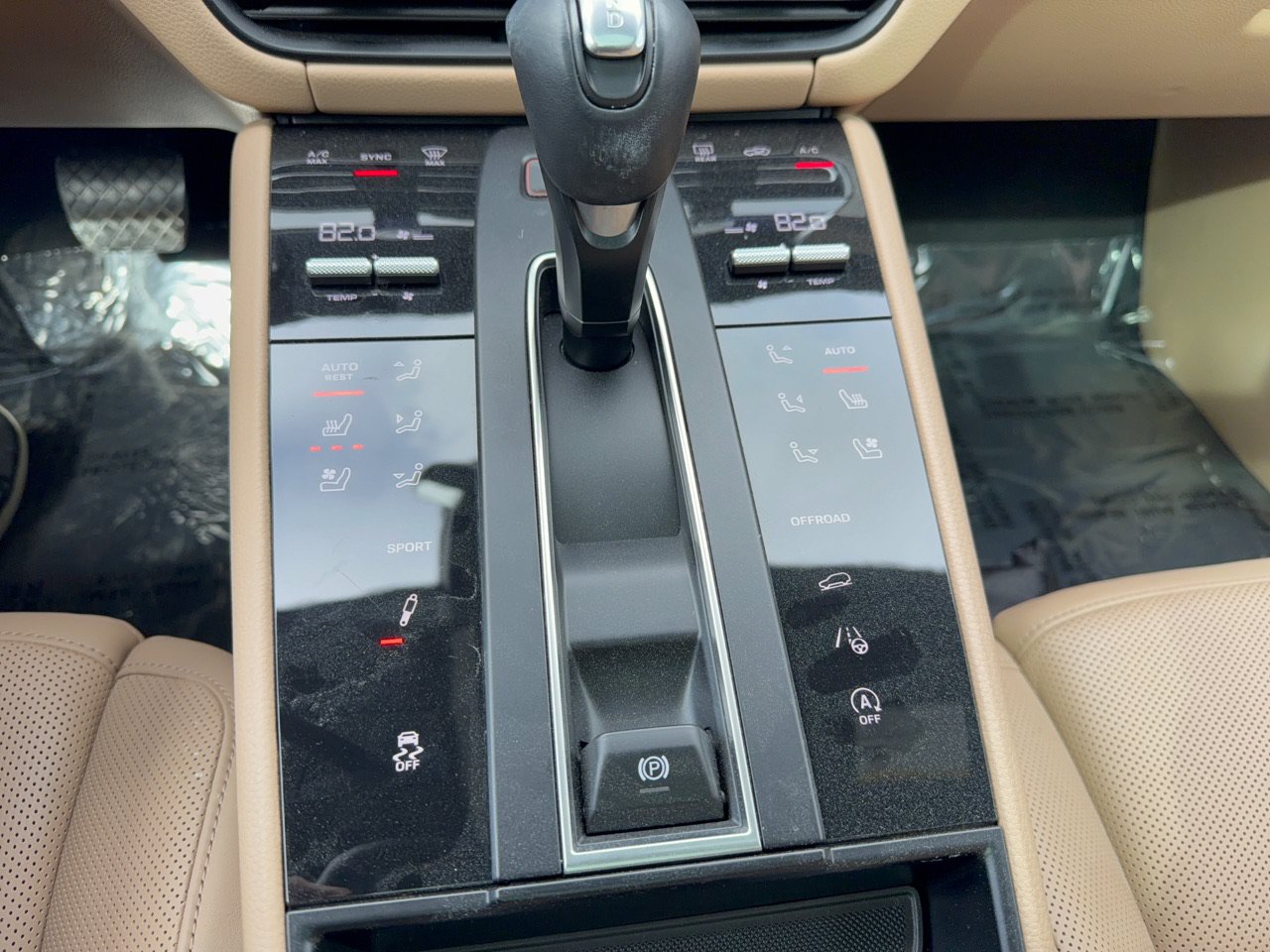 Certified 2023 Porsche Macan S AWD/4WD image 21