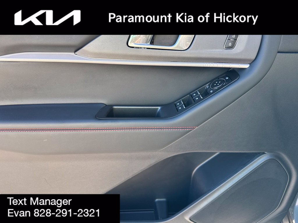 Used 2025 Ford Explorer ST-Line AWD/4WD image 18