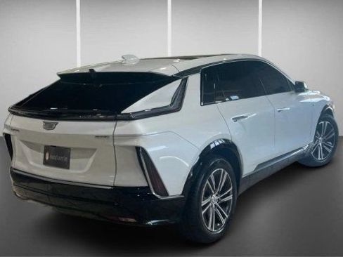 Used 2024 Cadillac Lyriq Luxury RWD image 11