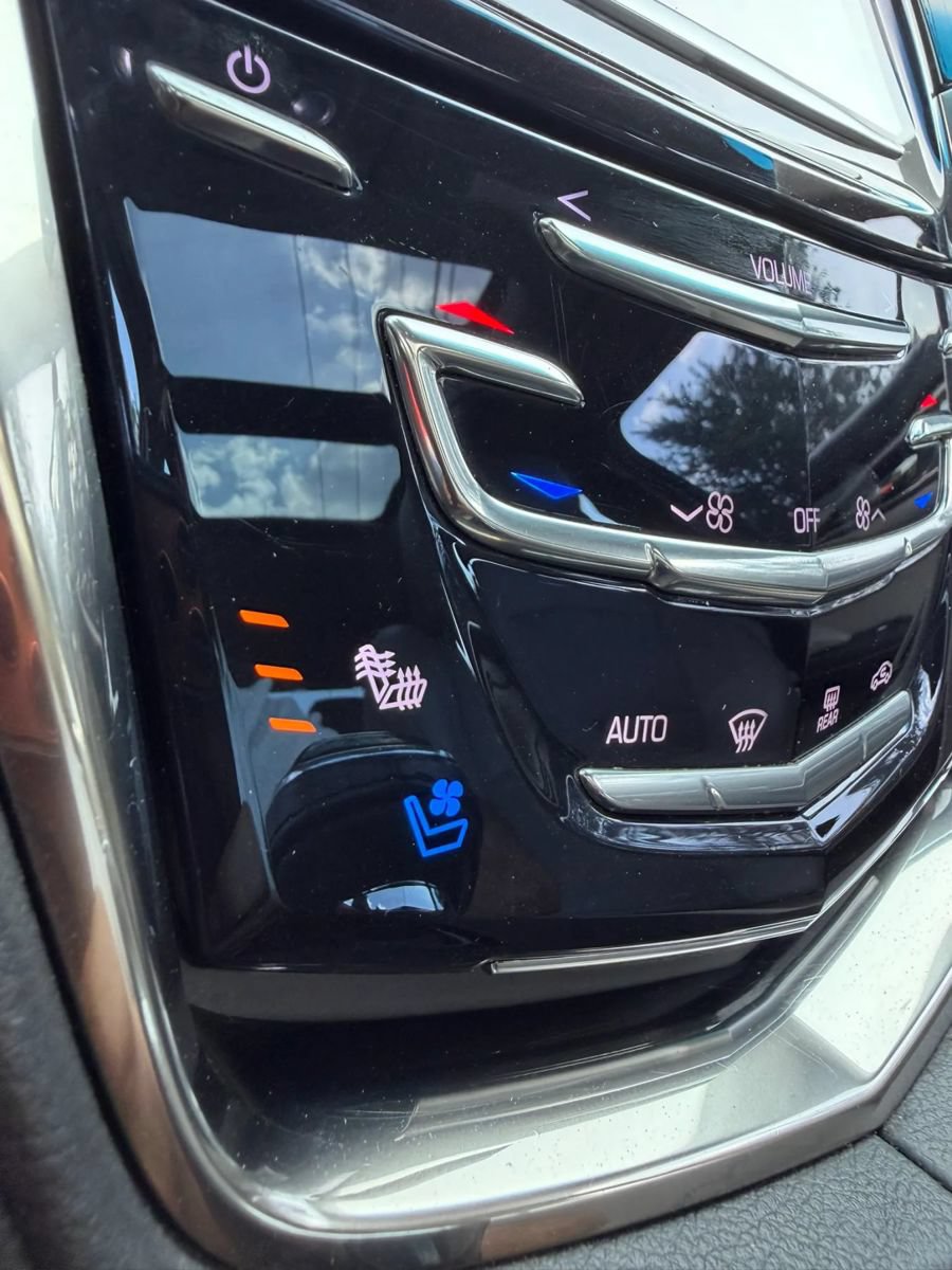 Used 2019 Cadillac CTS Luxury RWD image 18
