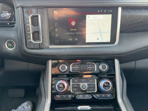Used 2022 GMC Yukon XL Denali image 13