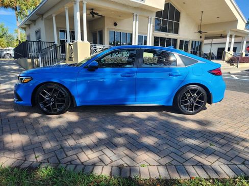 Used 2024 Honda Civic Sport Touring image 2