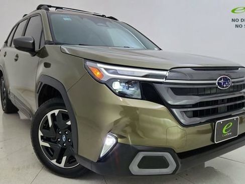 Used 2025 Subaru Forester Limited AWD/4WD image 1