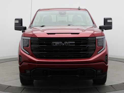 Used 2023 GMC Sierra 1500 Elevation w/ Preferred Package AWD/4WD image 2