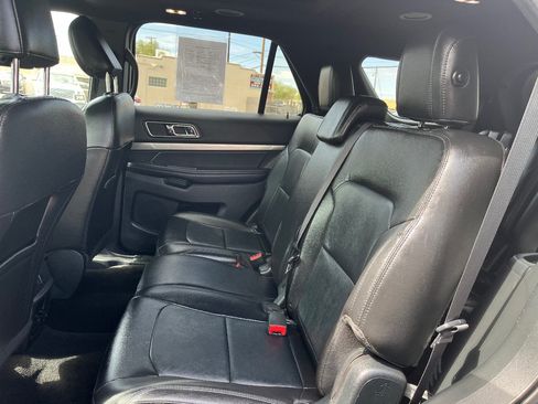 Used 2018 Ford Explorer XLT w/ Equipment Group 202A FWD image 30