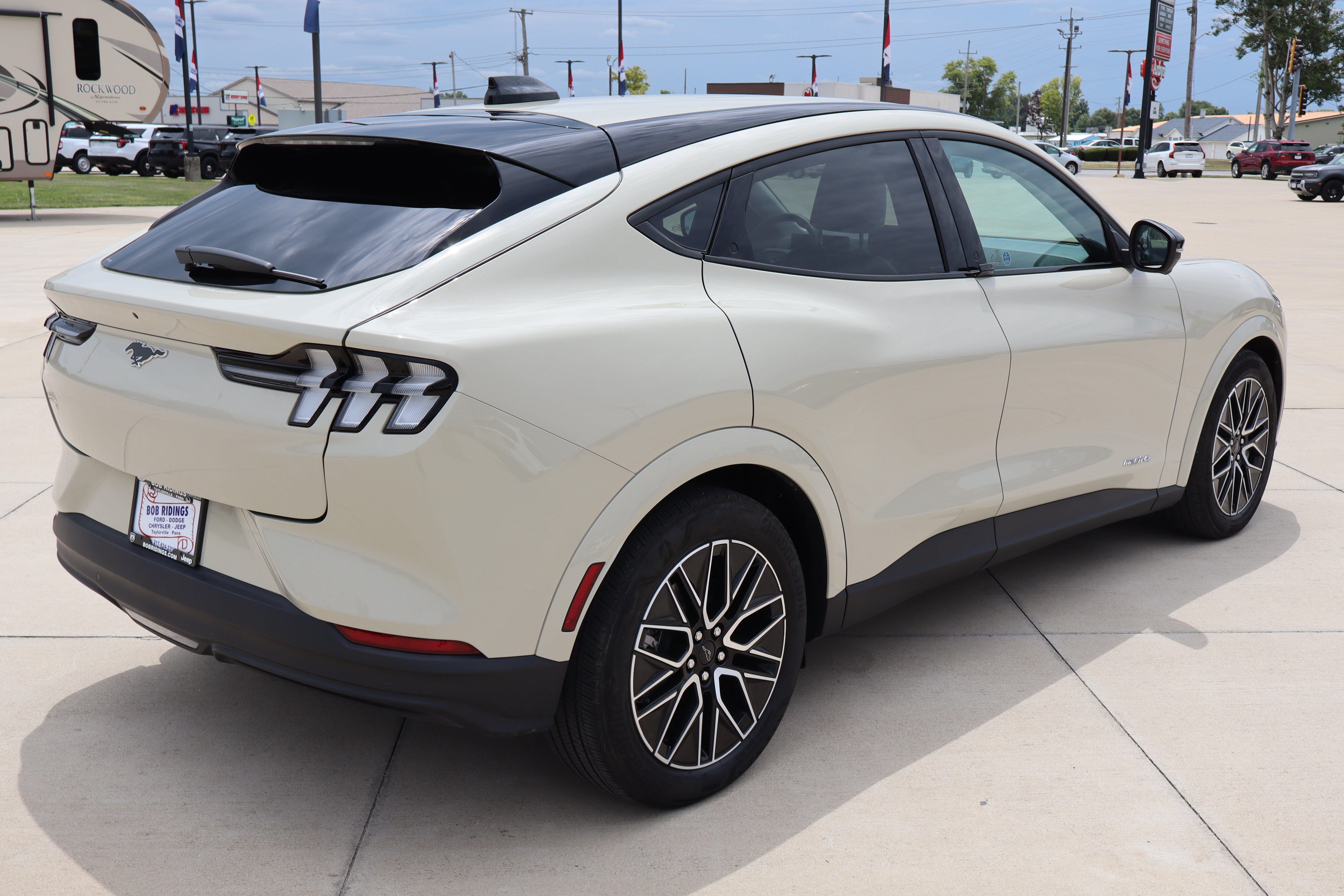 Used 2025 Ford Mustang Mach-E Premium AWD/4WD image 6