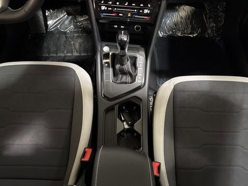 New 2026 Volkswagen Taos SE image 33