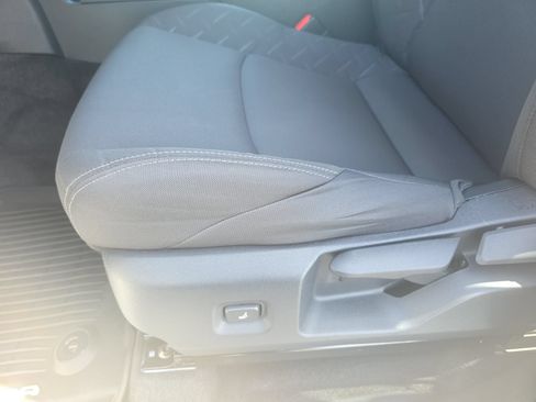 Used 2025 Toyota Tacoma SR5 AWD/4WD image 28