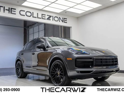 Used 2023 Porsche Cayenne Turbo AWD/4WD image 1