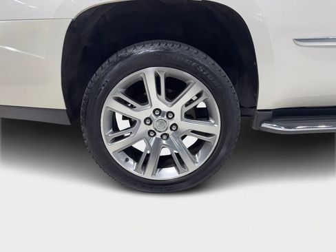 Used 2015 Cadillac Escalade Luxury image 34