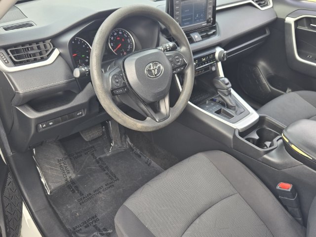 Used 2021 Toyota RAV4 XLE w/ Convenience Package FWD image 11
