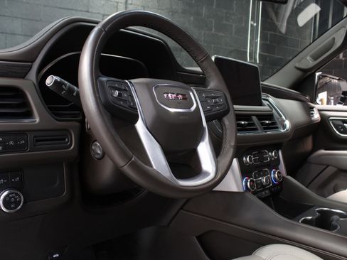 Used 2022 GMC Yukon XL SLT w/ SLT Premium Package AWD/4WD image 31