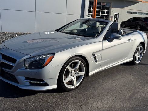 Used 2016 Mercedes-Benz SL 400 w/ Premium I Package image 2