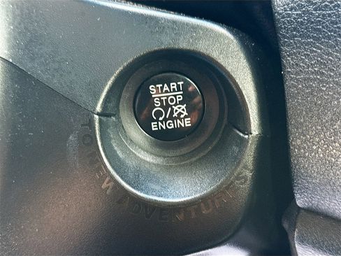 Used 2018 Jeep Renegade Sport w/ Power & Air Group image 14