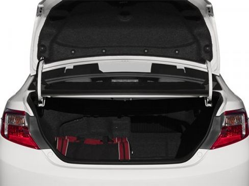 Used 2014 Toyota Camry LE image 12