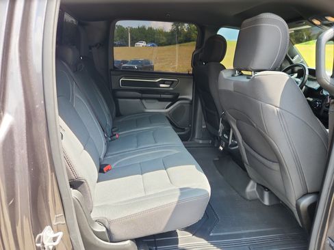 Used 2022 RAM 1500 Big Horn AWD/4WD image 40