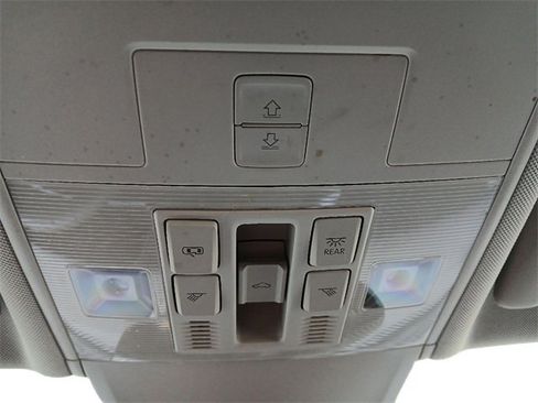 Used 2024 Volkswagen Tiguan SE w/ Panoramic Sunroof Package image 37