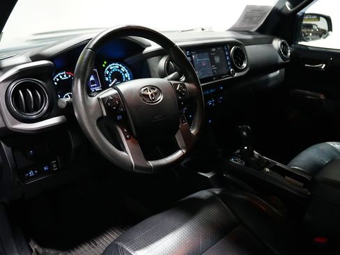 Used 2020 Toyota Tacoma TRD Sport w/ TRD Premium Sport Package image 22